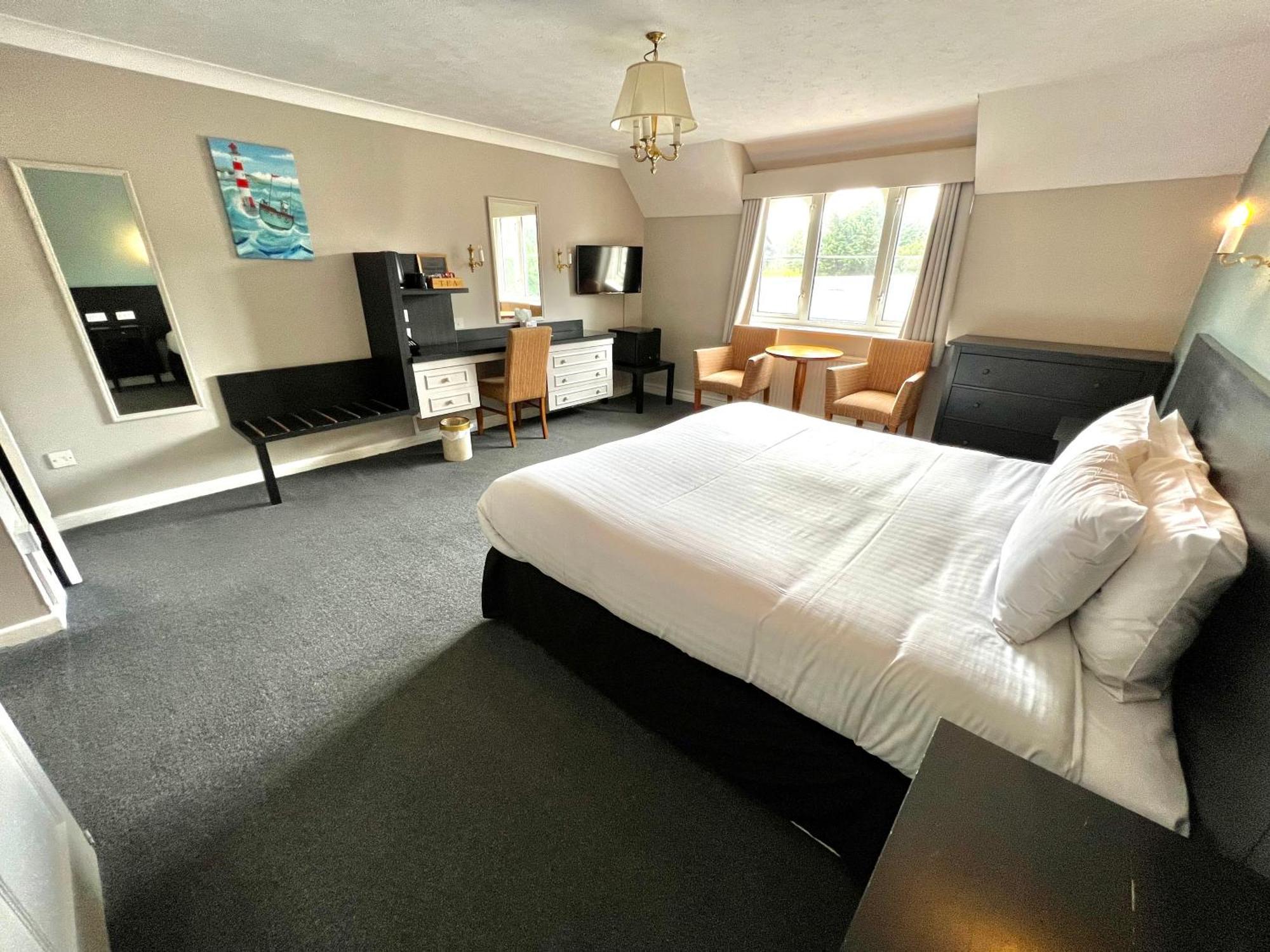 South Lawn Hotel Lymington Bagian luar foto